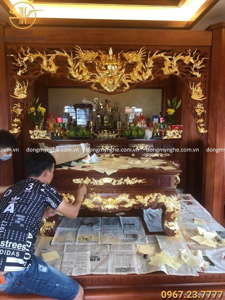 Dát vàng lên gỗ : sập thờ gỗ và cửa võng gỗ tại Hải Phòng