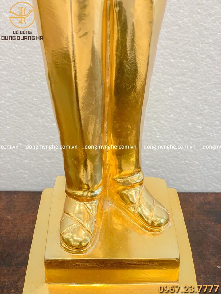 Tượng Bác Hồ vẫy tay chào bằng đồng cao 71cm mạ vàng 24k