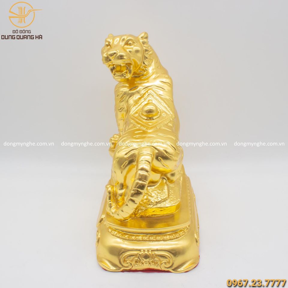 Tượng hổ cõng ngọc dát vàng 27cm - linh vật ý nghĩa
