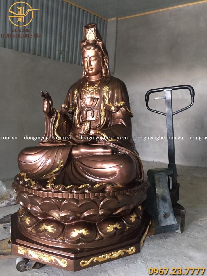 Tượng Phật bà Quan Âm đồng đỏ họa tiết thếp vàng cao 1m5 nặng 4 tạ