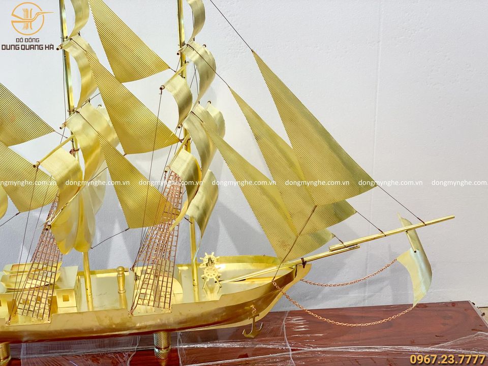 Thuyền buồm bằng đồng cát tút dài 152cm cao 96cm (cả đế)