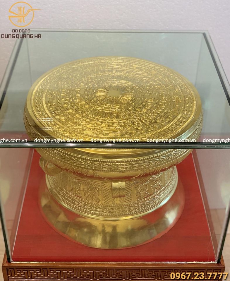 Quả trống đồng dát vàng 40cm đôn gỗ gụ vuông 50cm cao 42cm
