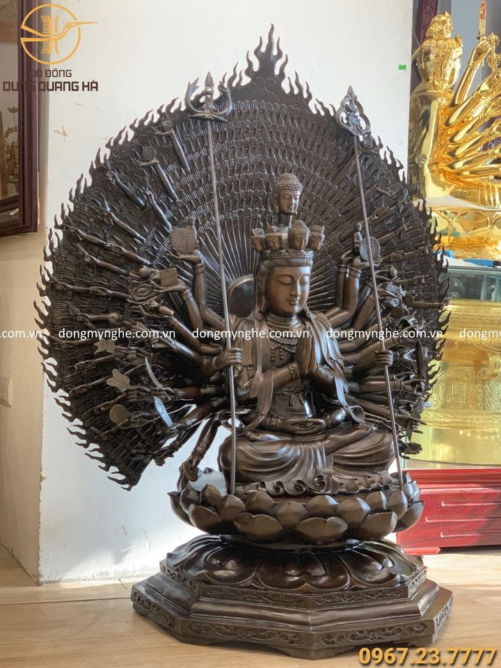 Tượng Phật Thiên Thủ Thiên Nhãn bằng đồng vàng hun giả cổ cao 1m3