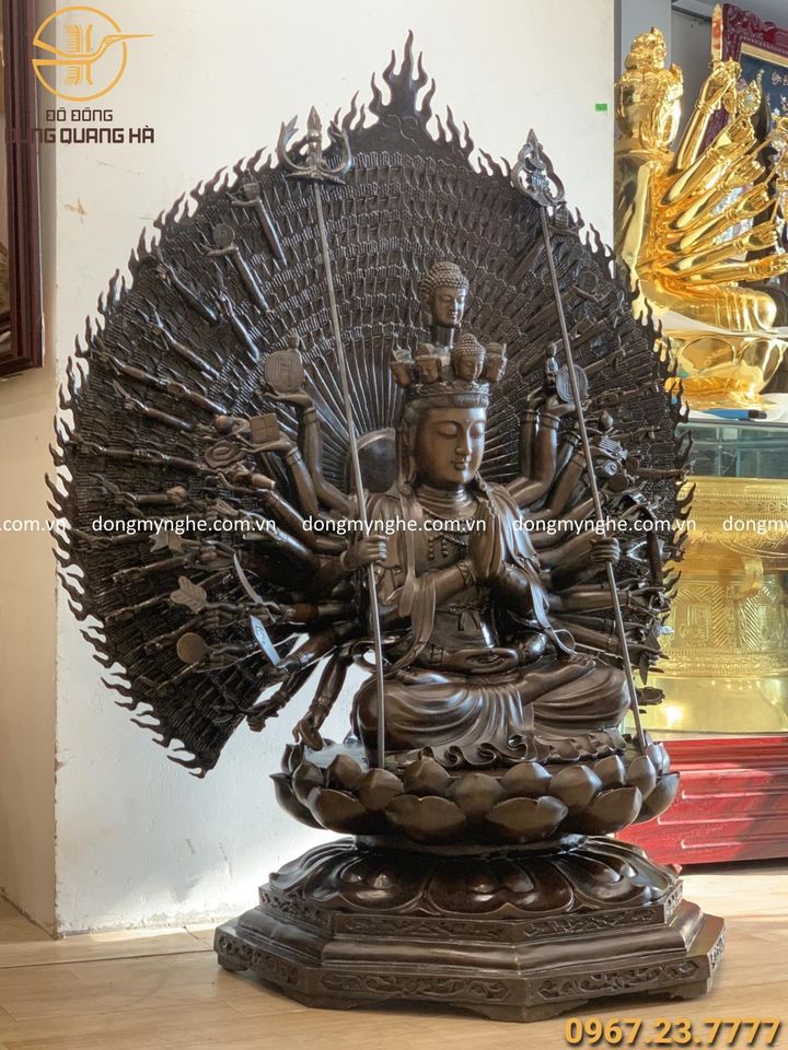 Tượng Phật Thiên Thủ Thiên Nhãn bằng đồng vàng hun giả cổ cao 1m3