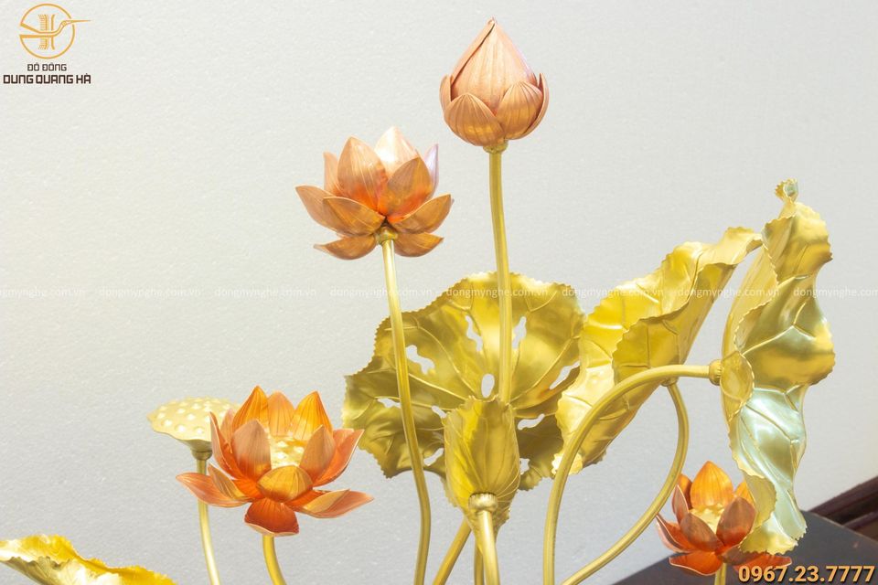 Hoa sen bằng đồng trưng bày phòng khách - Quà tặng ý nghĩa