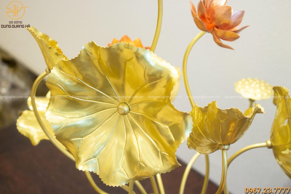 Hoa sen bằng đồng trưng bày phòng khách - Quà tặng ý nghĩa