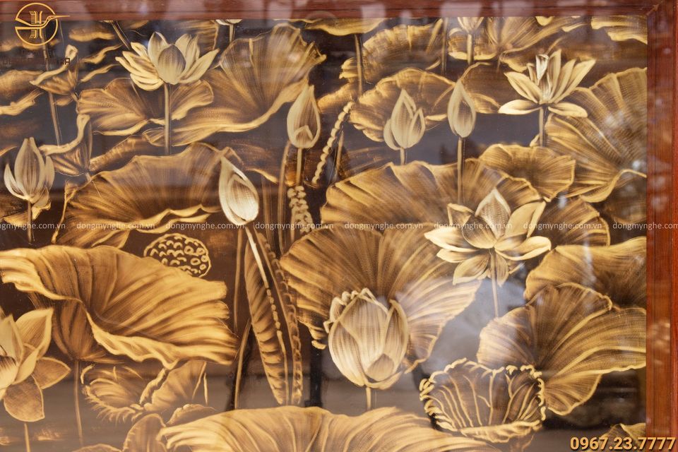 Tranh hoa sen phong thủy đồng vàng xước 1m72 x 89cm khung trơn