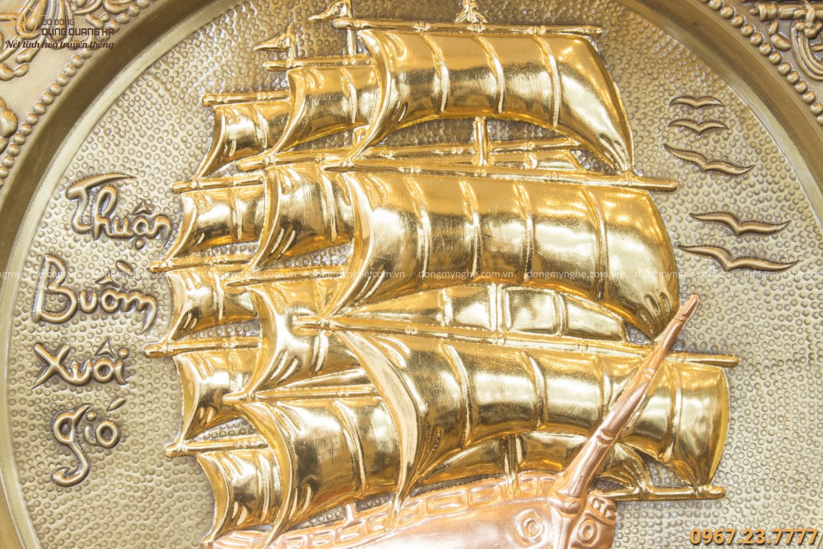 Mâm Thuận Buồm Xuôi Gió bằng đồng giả cổ đường kính 52cm
