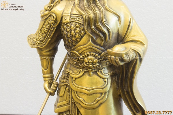 Tượng ông Quan Công đứng 39x10cm cầm vàng và đao nặng 3,6kg