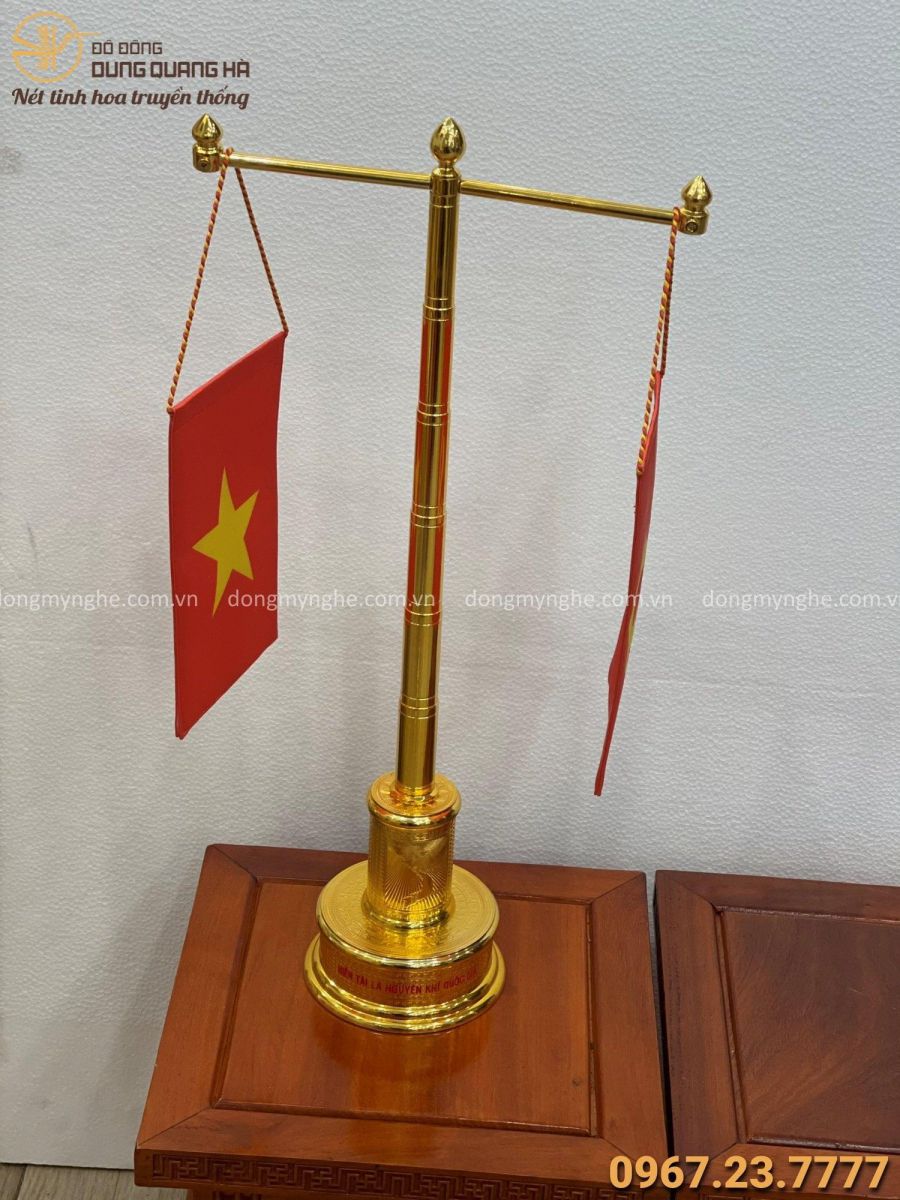 Cột cờ mạ vàng 24k đế biểu tượng bản đồ Việt Nam cao 57cm mẫu 2