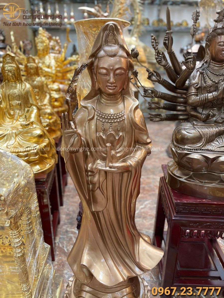 Tượng Phật Quan Âm đứng bằng đồng đỏ đẹp tôn nghiêm cao 1m2