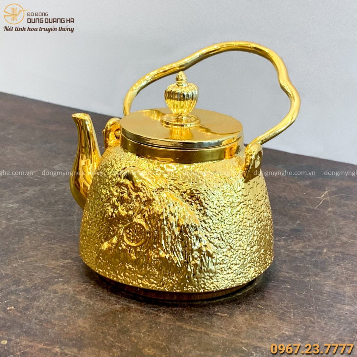 Ấm trà đẹp bằng đồng mạ vàng 24k hoa văn độc đáo tinh xảo