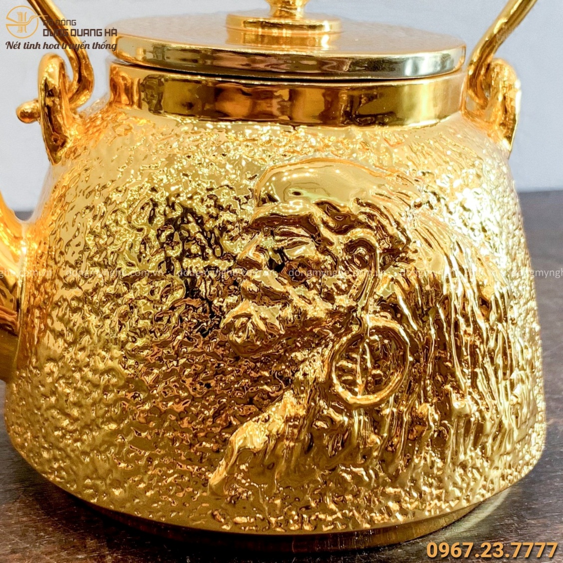 Ấm trà đẹp bằng đồng mạ vàng 24k hoa văn độc đáo tinh xảo