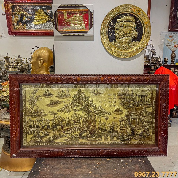 Tranh đồng Vinh Quy Bái Tổ xước giả cổ khung gỗ hương 1m7 x 90cm