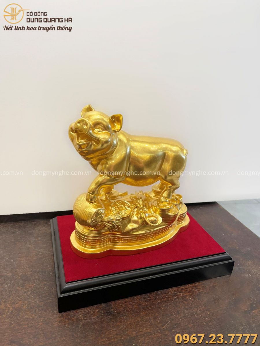 Tượng heo phong thủy bằng đồng vàng catut thếp vàng cao 16cm