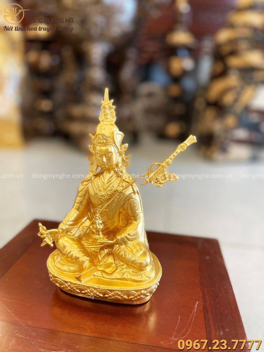 Tượng Phật Liên Hoa Sinh bằng đồng vàng thếp vàng cao 20cm