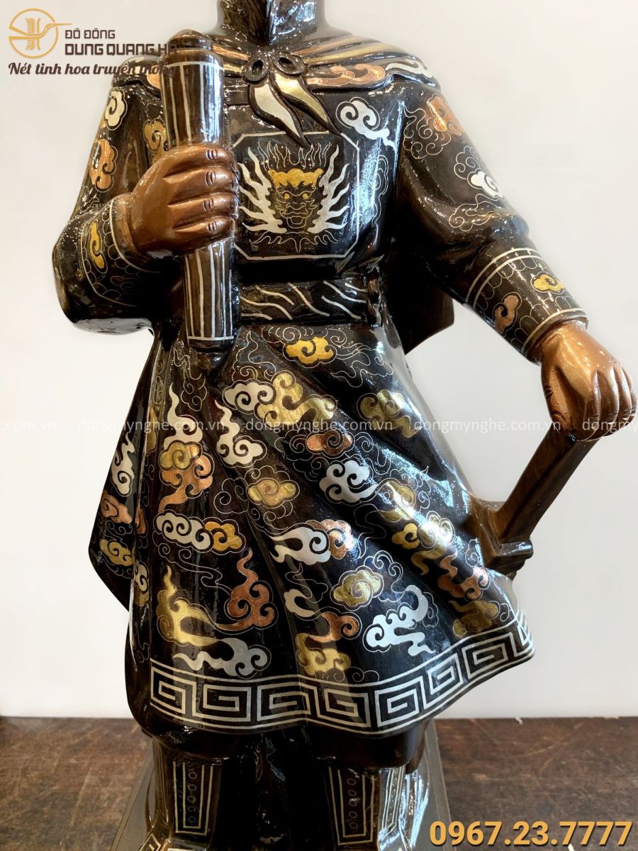 Tượng Trần Quốc Tuấn bằng đồng cao 70cm khảm ngũ sắc