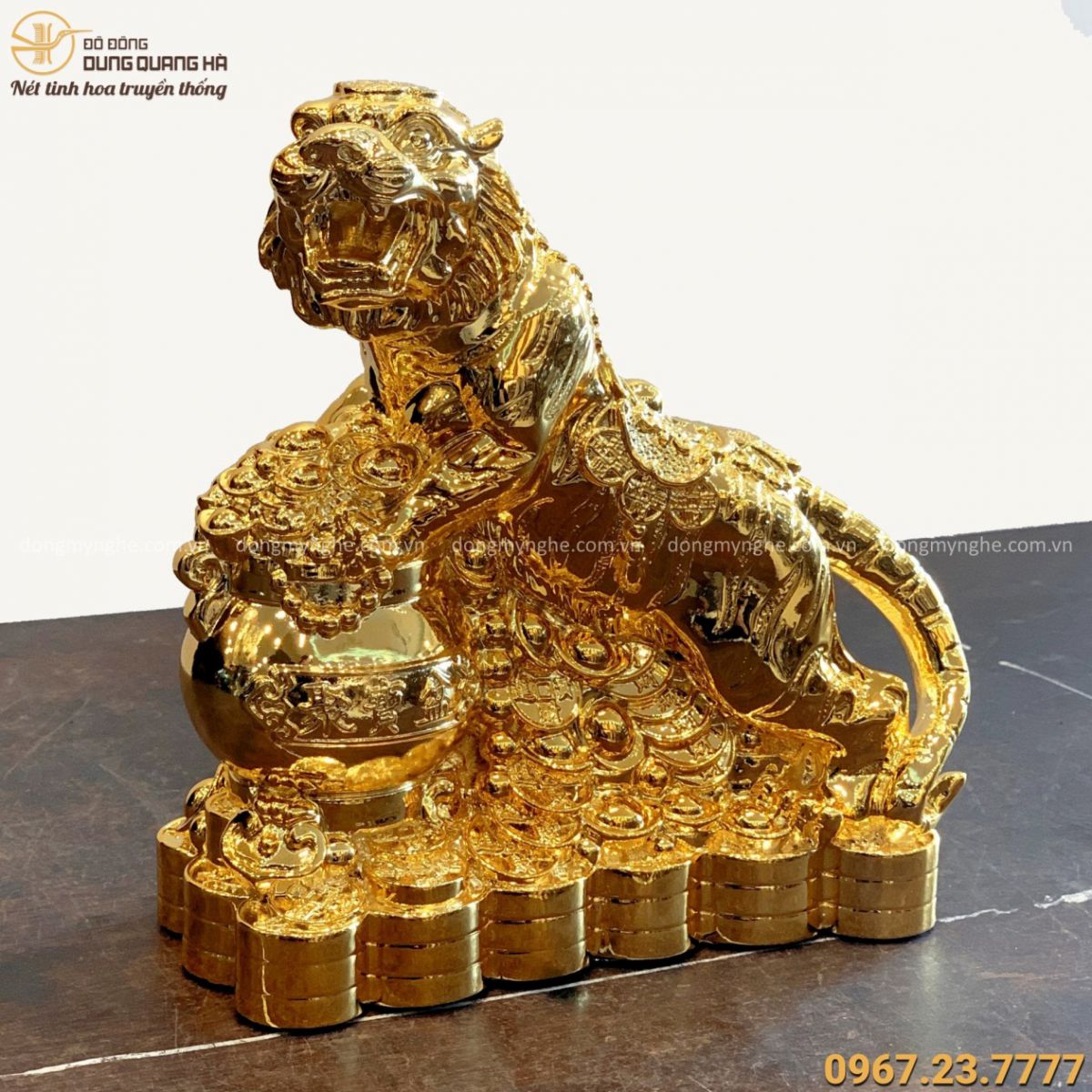 Tượng Hổ phong thủy thịnh vượng ôm hũ tiền mạ vàng 24k