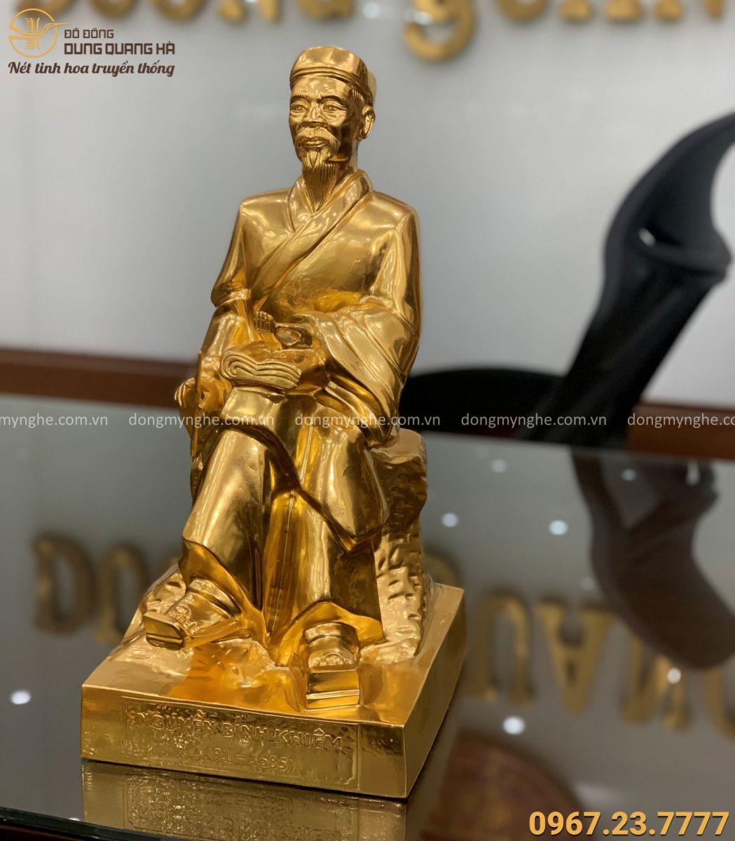 Tượng Nguyễn Bỉnh Khiêm bằng đồng đỏ thếp vàng cao 42 cm