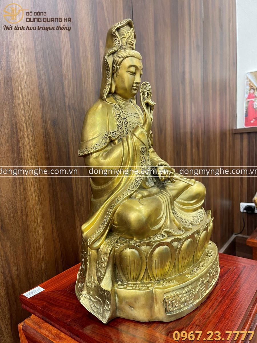 Tượng Phật Bà Quan Âm đồng vàng kích thước 52 x 31 x 23cm nặng 8.5kg