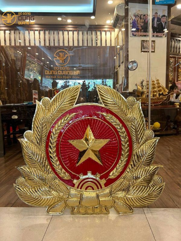 Hoàn thiện Quốc Huy 1m80 và Quân Hiệu Quân Đội 1m cho khách hàng Nghệ An