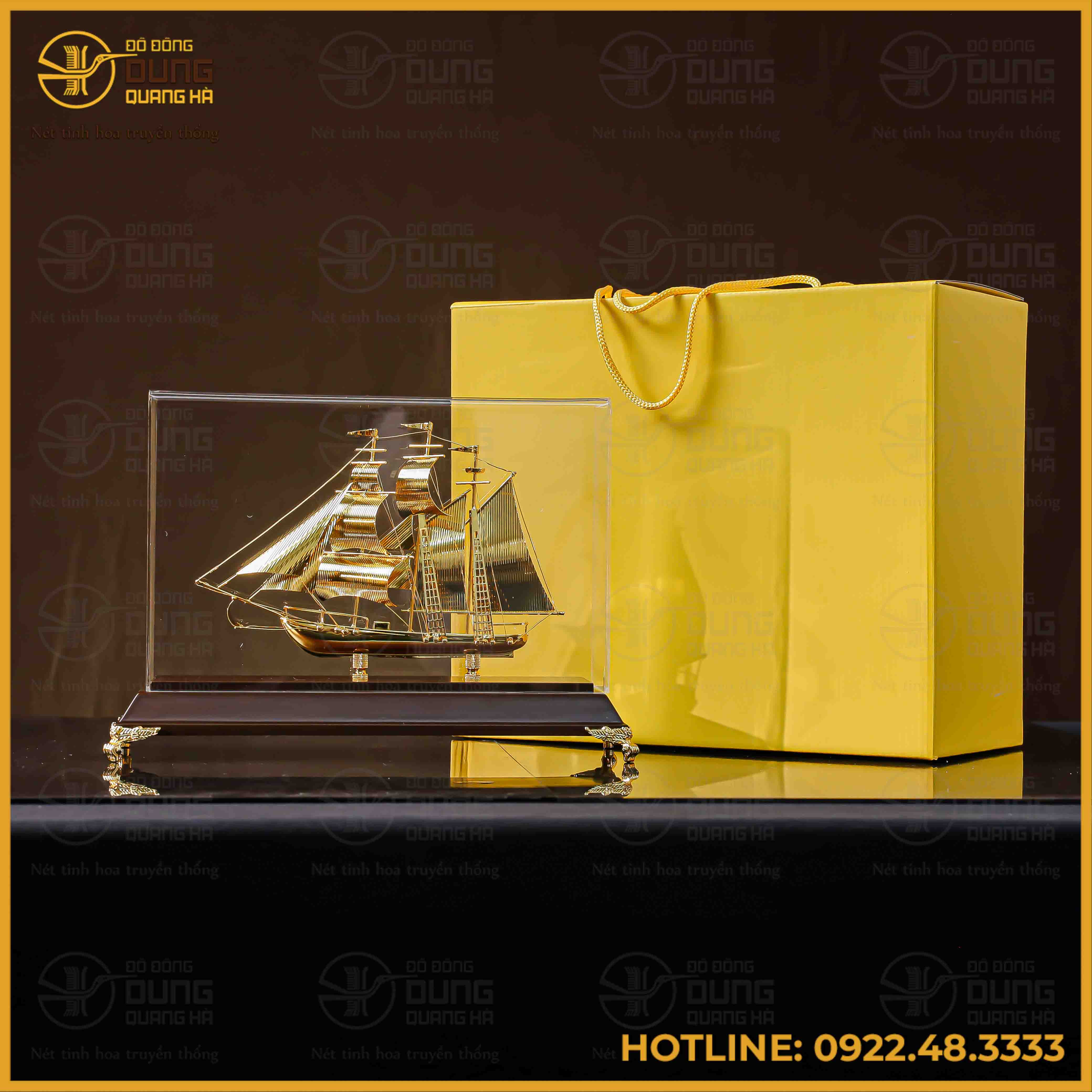 Quà tặng thuyền buồm đồng vàng mạ vàng cao 30cm