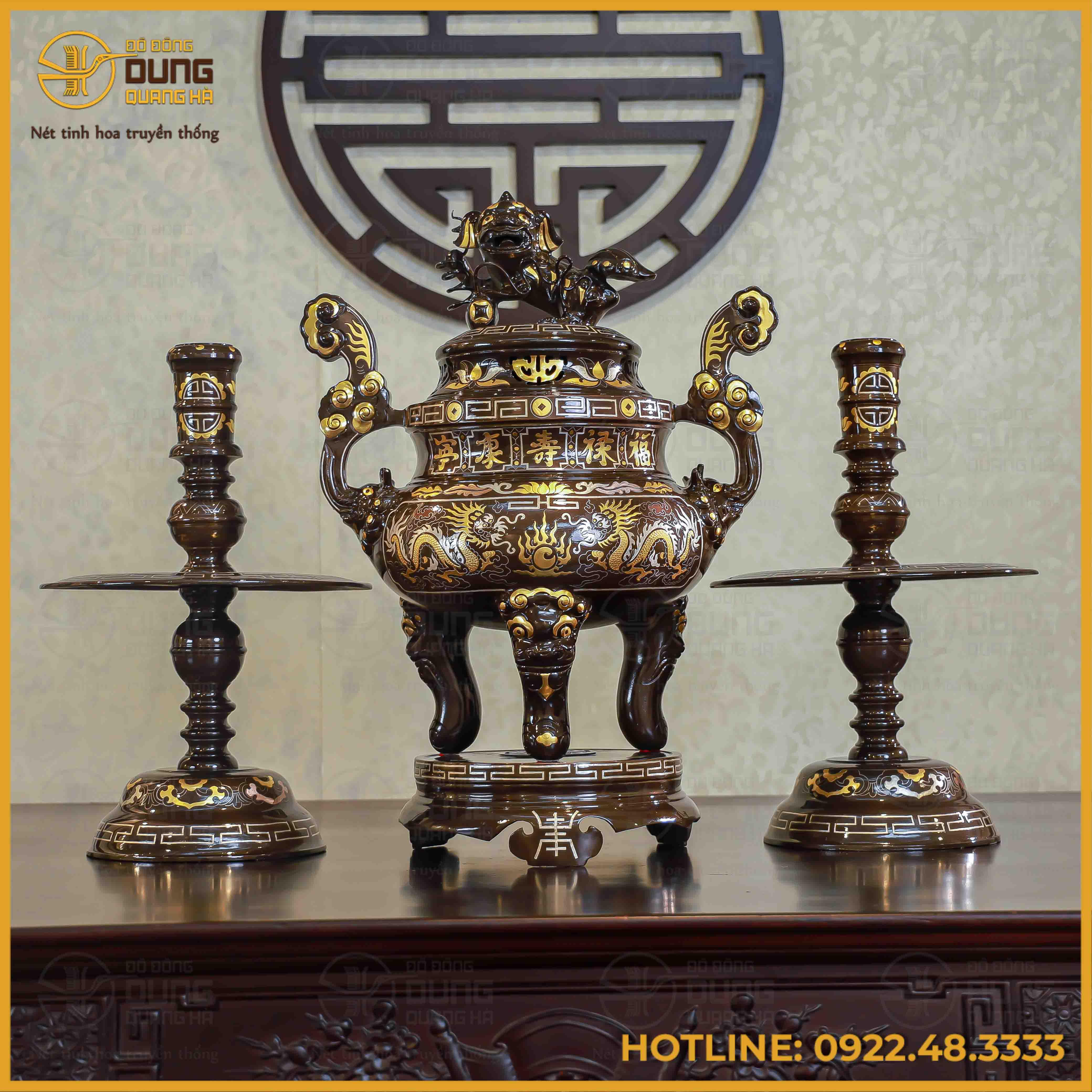 Bộ tam sự nến song long chầu nguyệt đồng đỏ khảm tam khí dát điểm vàng cao 60cm