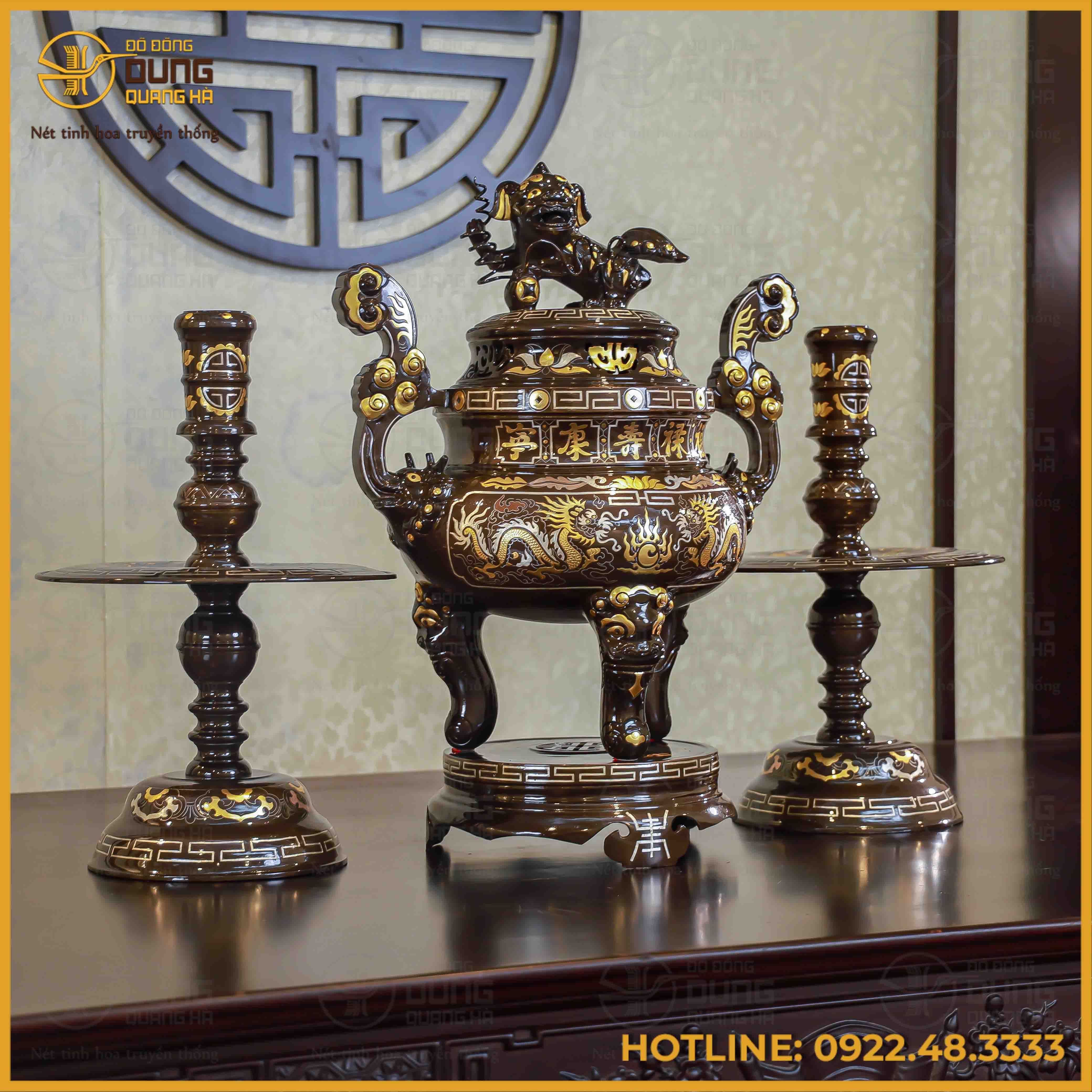 Bộ tam sự nến song long chầu nguyệt đồng đỏ khảm tam khí dát điểm vàng cao 60cm