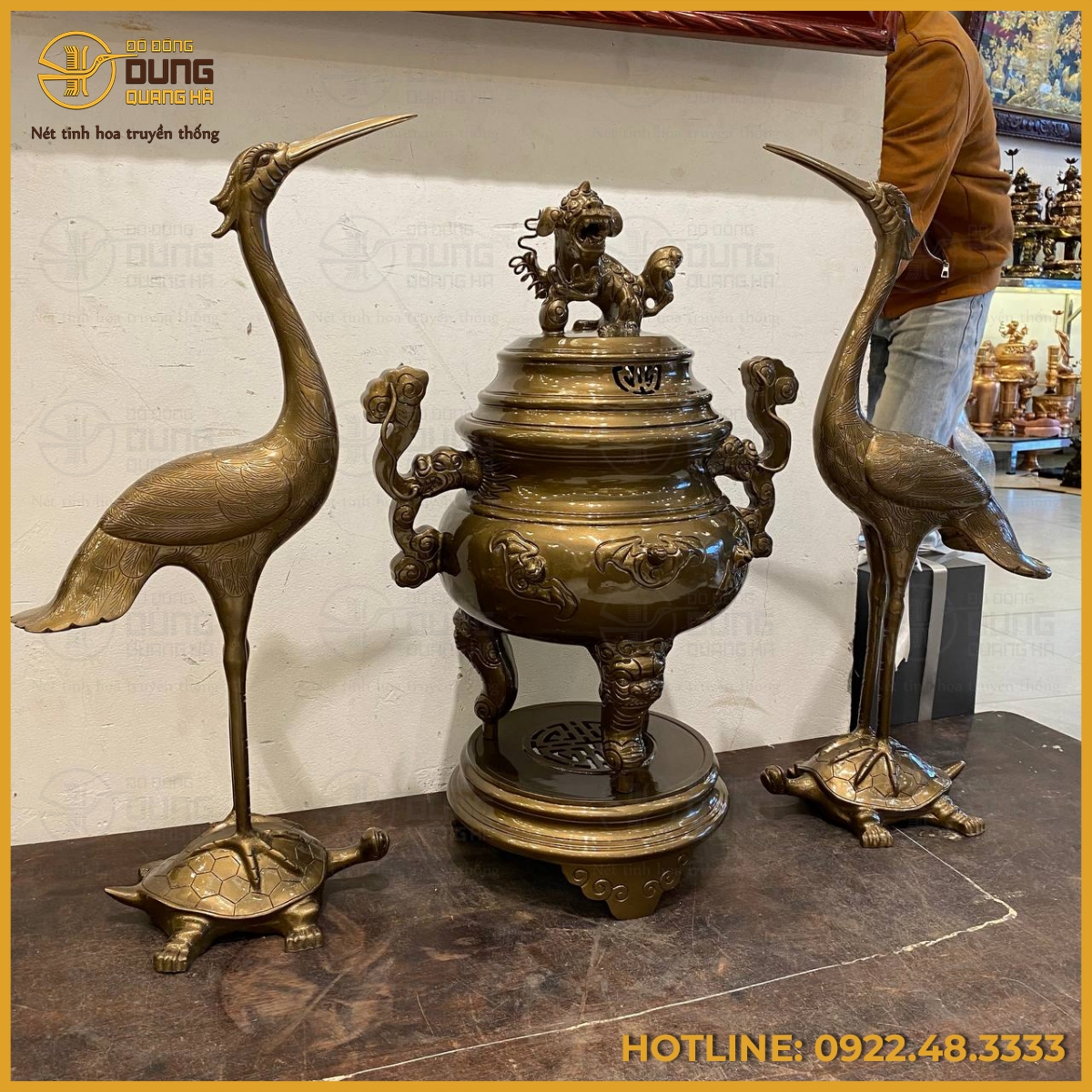 Bộ tam sự hạc chạm họa tiết dơi đồng đỏ làm màu nâu cổ kính