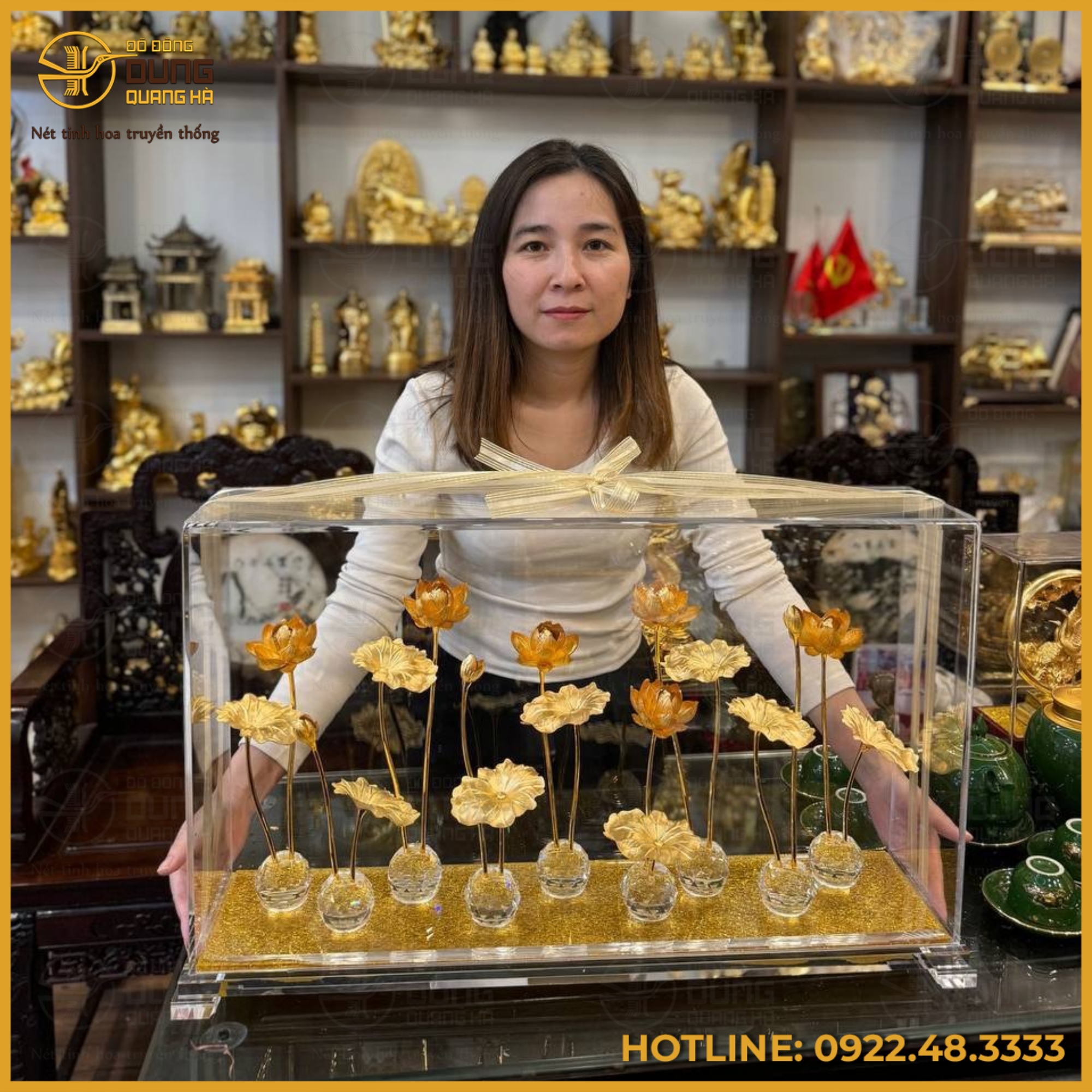 Hộp quà tặng hoa sen mạ vàng tinh xảo