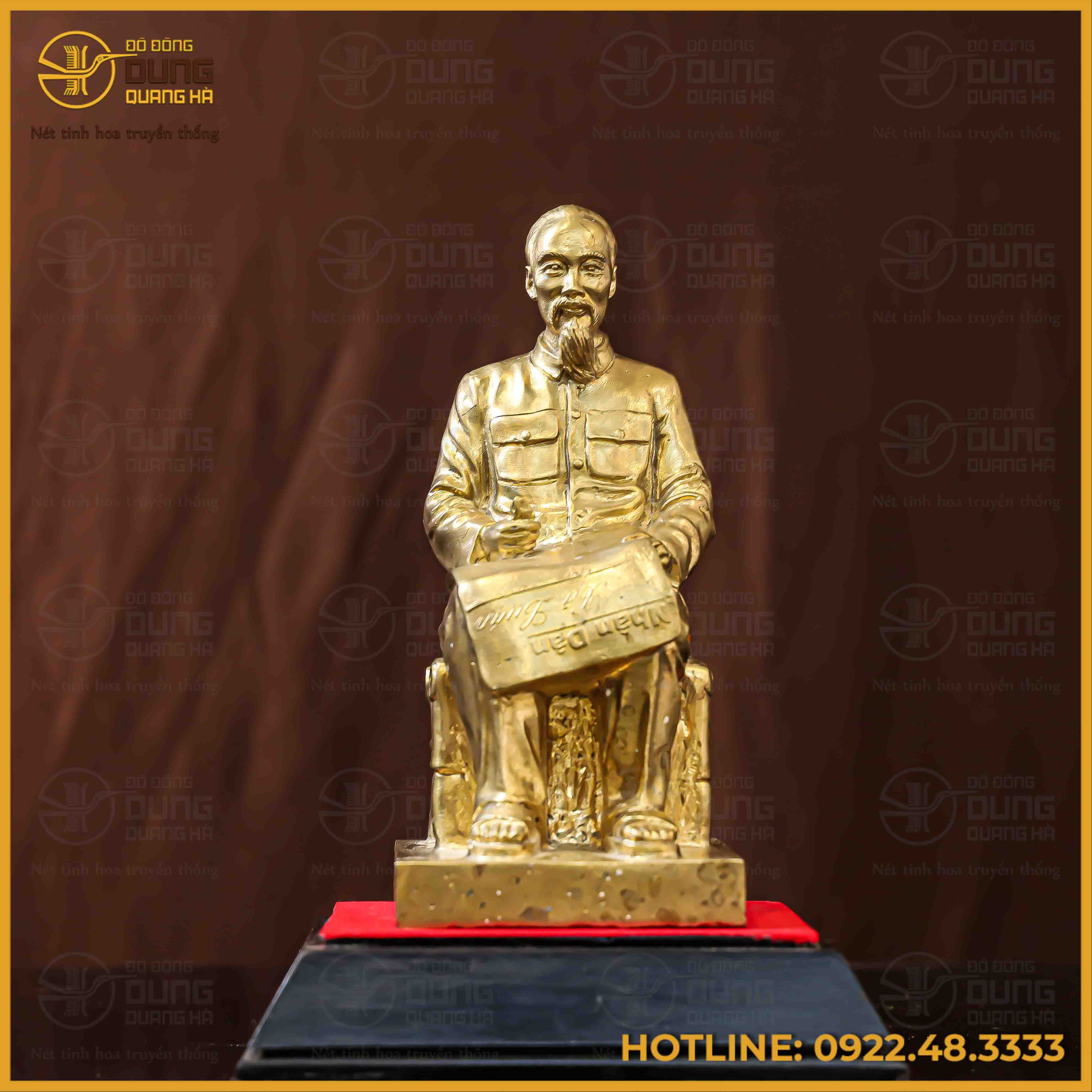 Tượng Bác Hồ ghế mây đồng vàng mộc cao 20cm