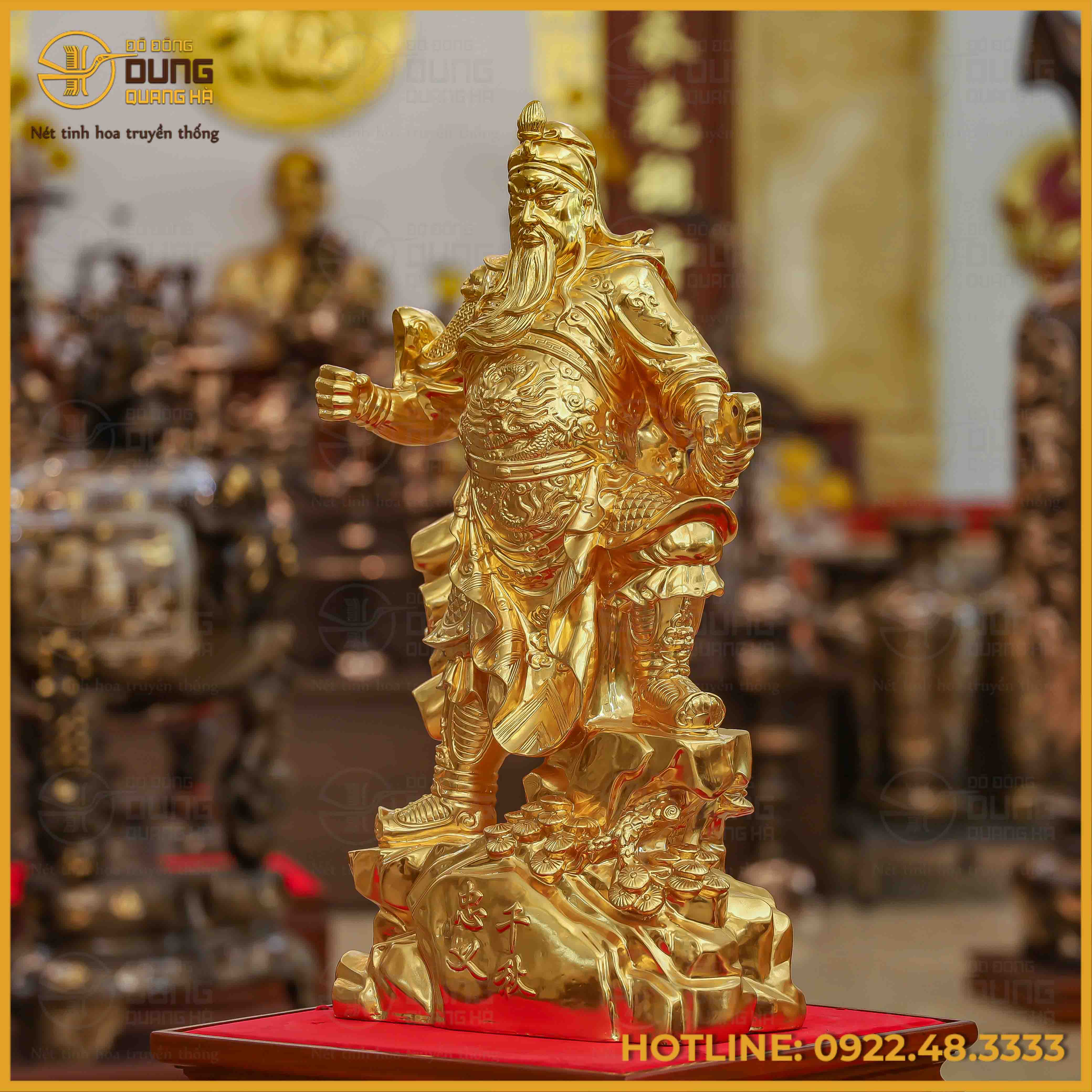 Tượng Quan Vân Trường đứng bệ tùng dát vàng cao 63cm