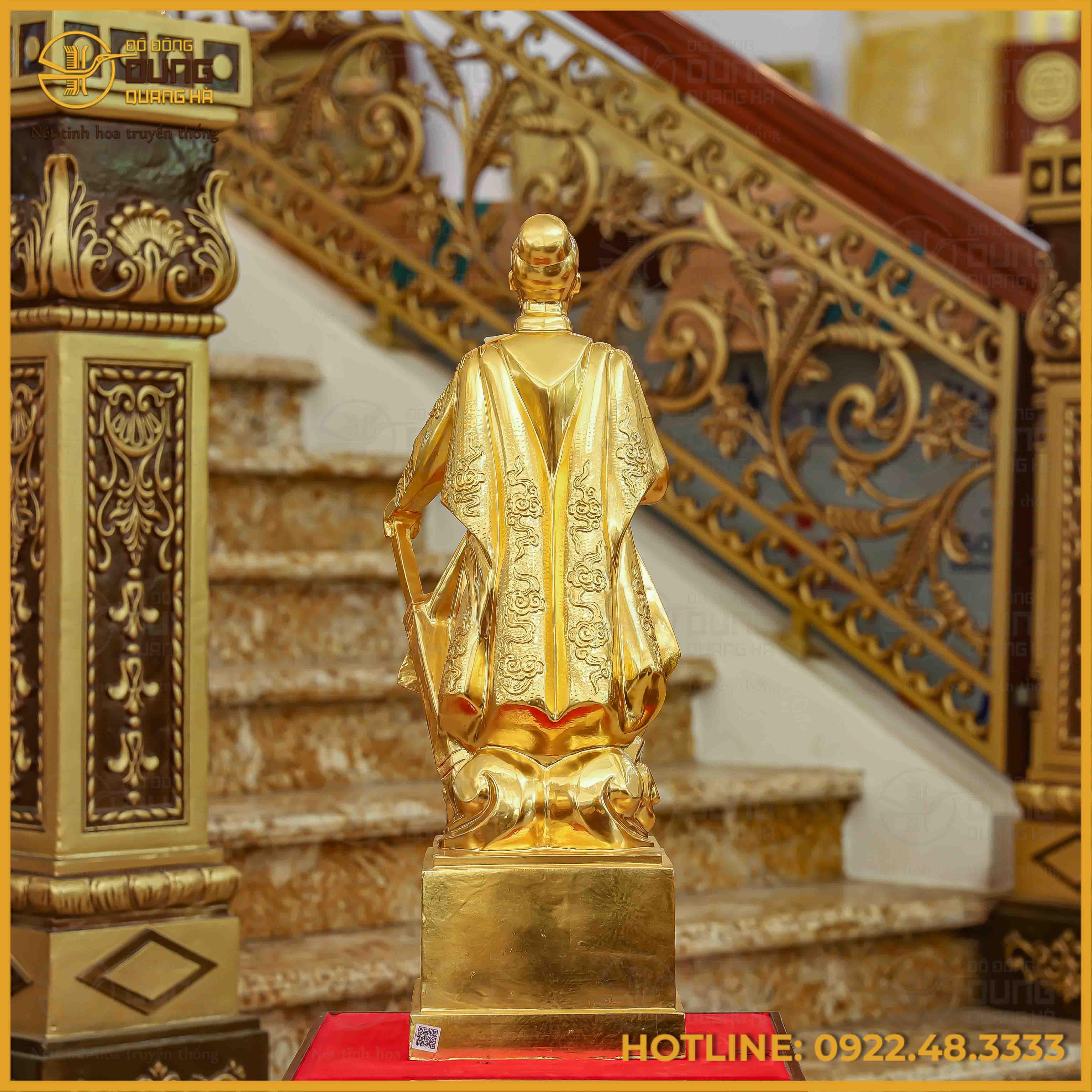 Tượng Trần Hưng Đạo chạm nổi đồng đỏ dát vàng cao 70cm