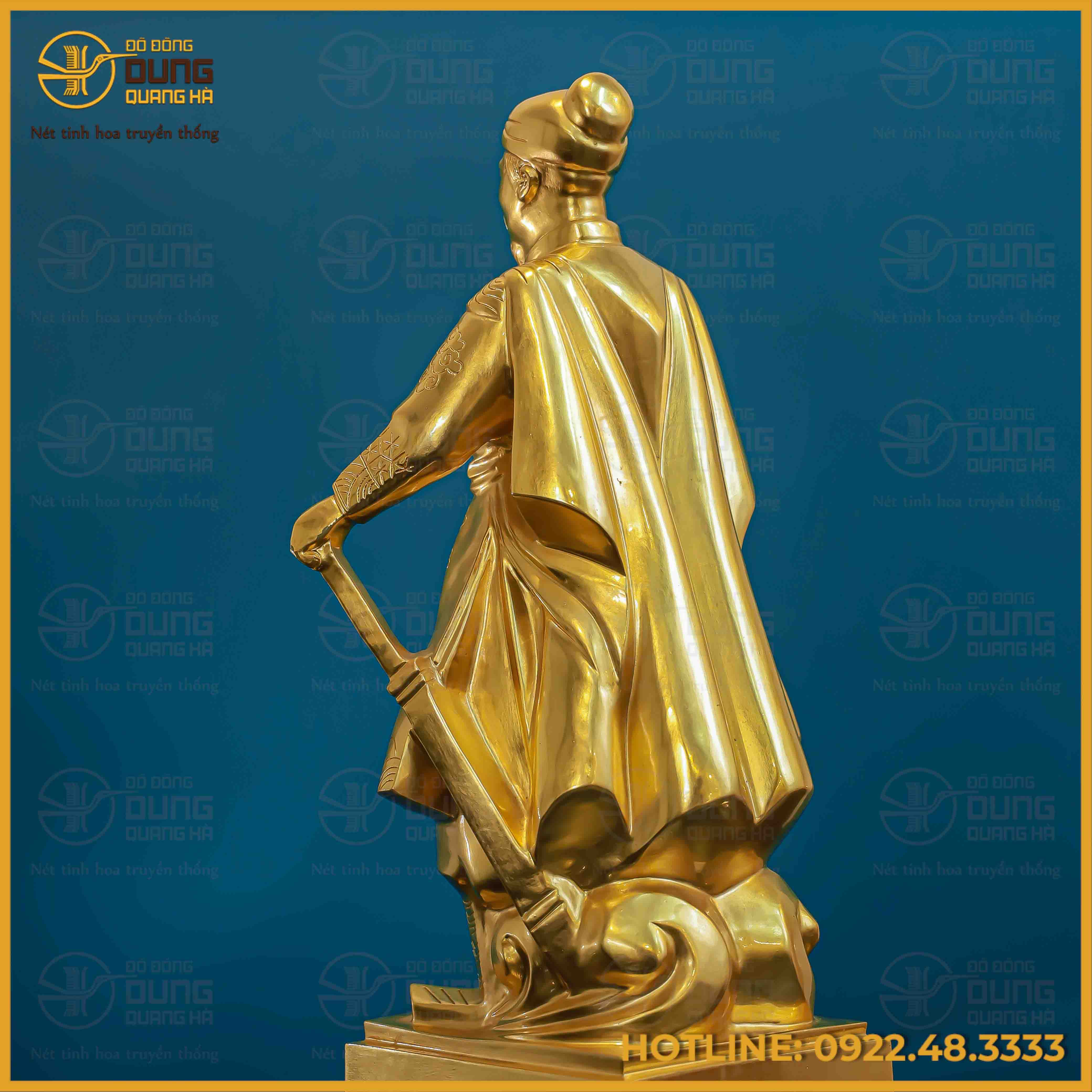 Tượng Hưng Đạo Đại Vương đồng đỏ dát vàng cao 60cm