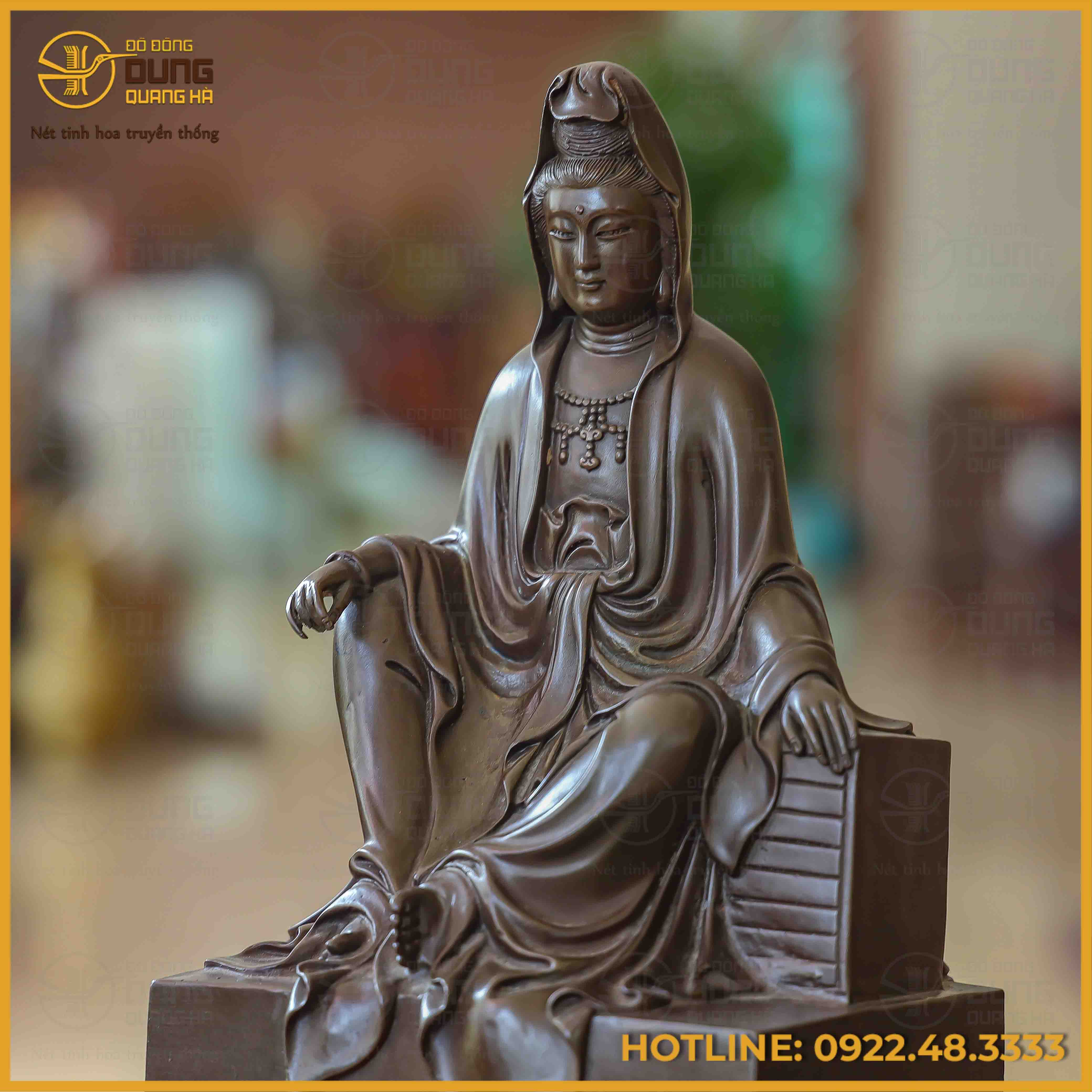 Tượng Quan Âm Tự Tại đồng vàng hun cao 40cm