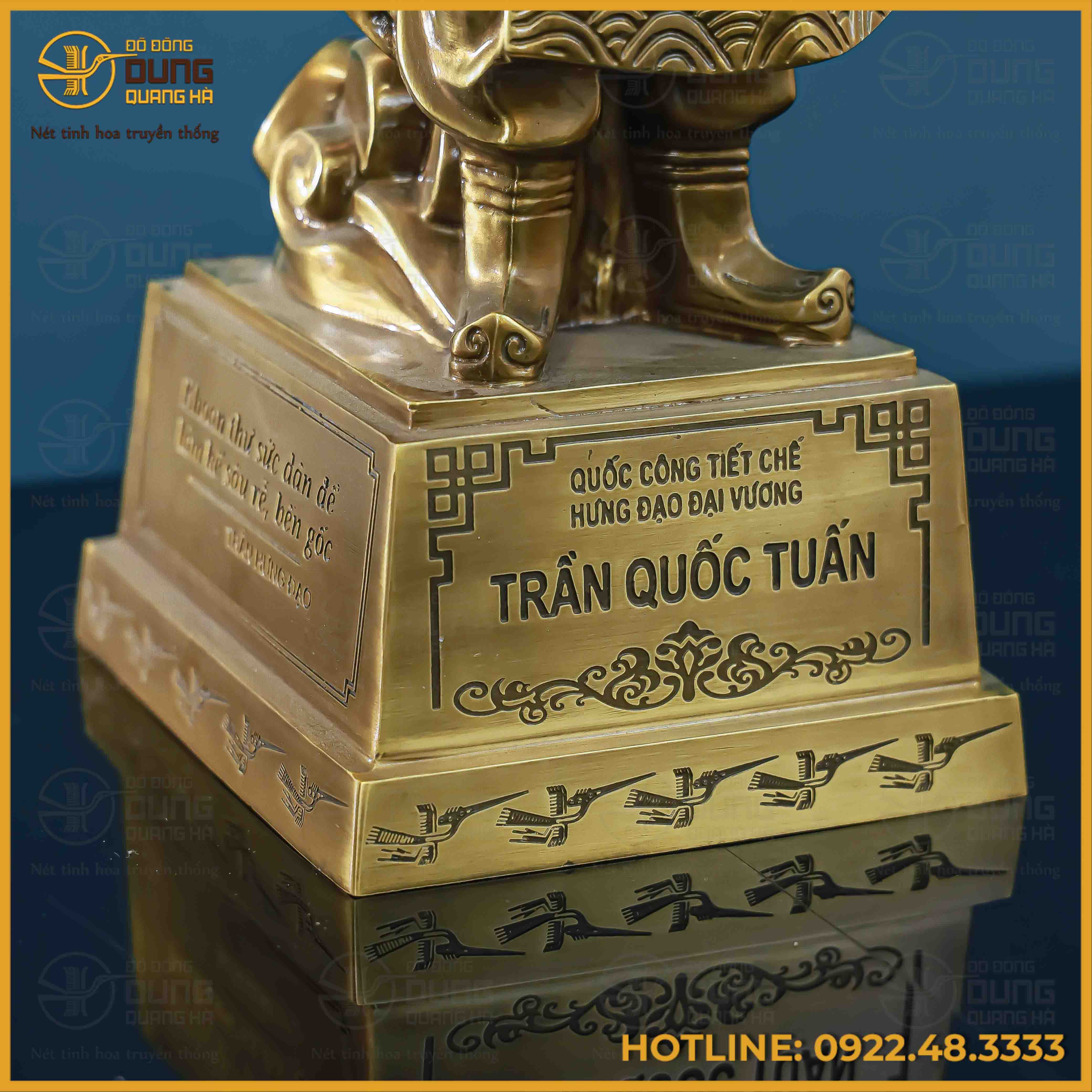 Tượng Trần Hưng Đạo đồng vàng giả cổ kích thước 50x19x21cm