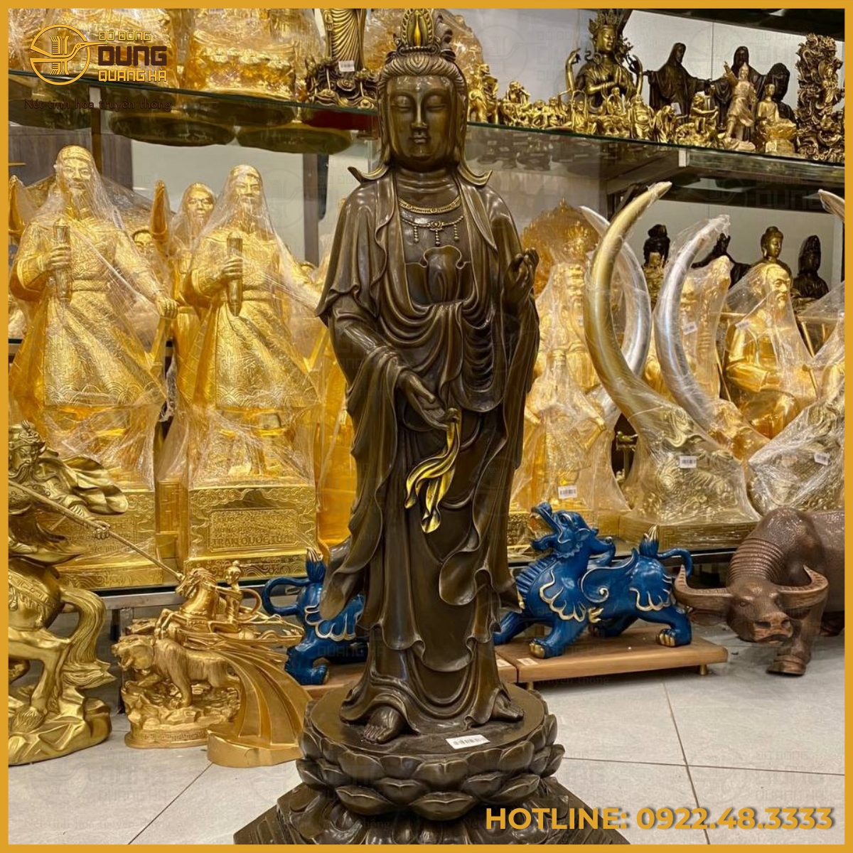 Tượng Quan Âm Bồ Tát dáng đứng đồng đỏ làm màu cổ kính