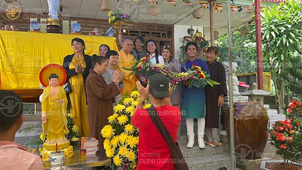 Đồ Đồng Dung Quang Hà Vinh dự được Tỳ Kheo Thích Giác Tâm mời tham gia lễ pháp hội niệm
