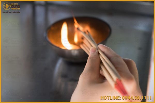[Giải đáp] Thắp Hương Xong Bao Lâu Thì Hóa Vàng