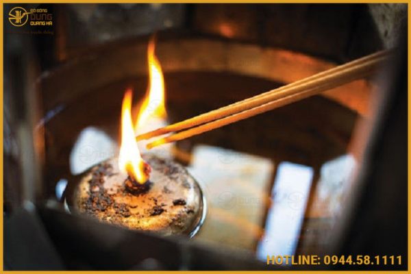 [Giải Đáp] Thắp hương thần tài nên đốt mấy nén?