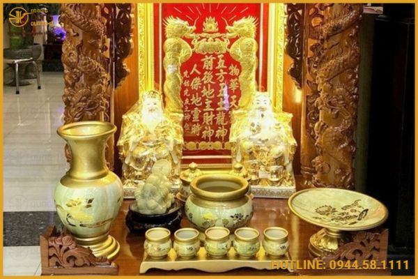 Ý nghĩa đặt ly nước trên bàn thờ Thần Tài Thổ Địa