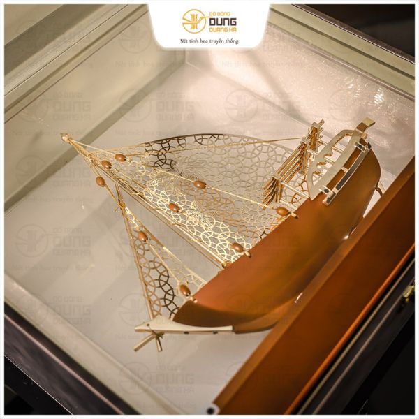 Thuyền Buồm Mạ Vàng - Quà tặng phong thủy ý nghĩa 