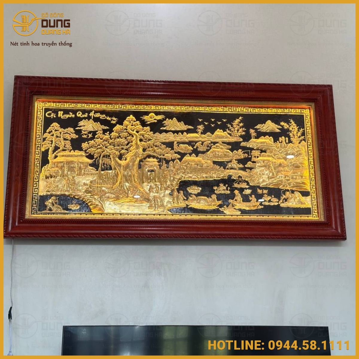 Bàn giao tranh Cội Nguồn Quê Hương Kt 1m73x88cm dát vàng 9999 khung gỗ Hương Đỏ tại Hải Dương