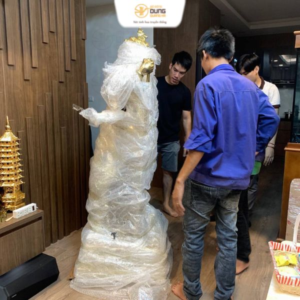 Vận chuyển lắp đặt tượng Tôn Ngộ Không bằng đồng catut cao 1m7 (cả gậy cao 2m4) tại Quận 12, Tp. HCM