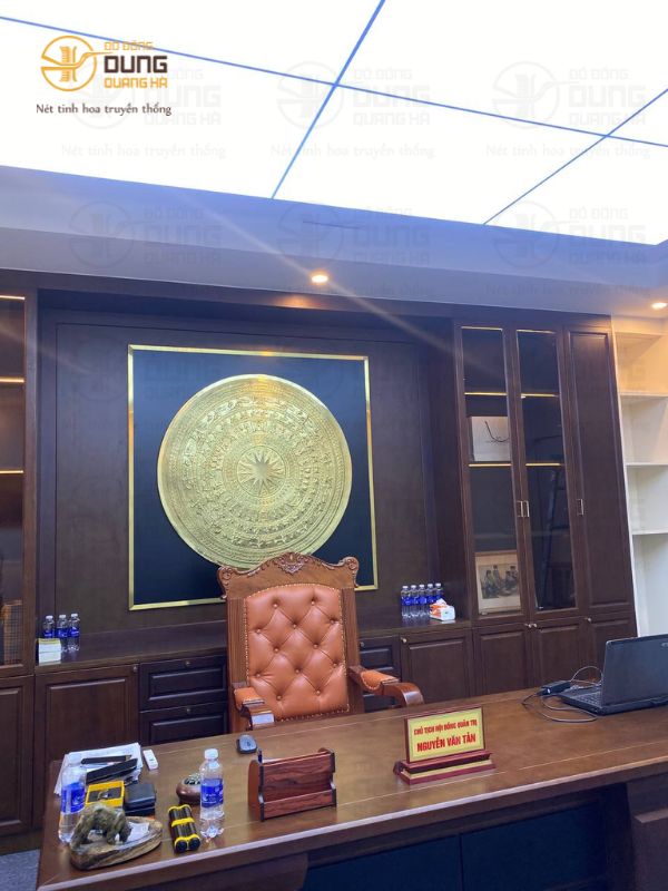 Lắp đặt mặt trống đồng vàng 1m2 cho khách tại Hà Nội