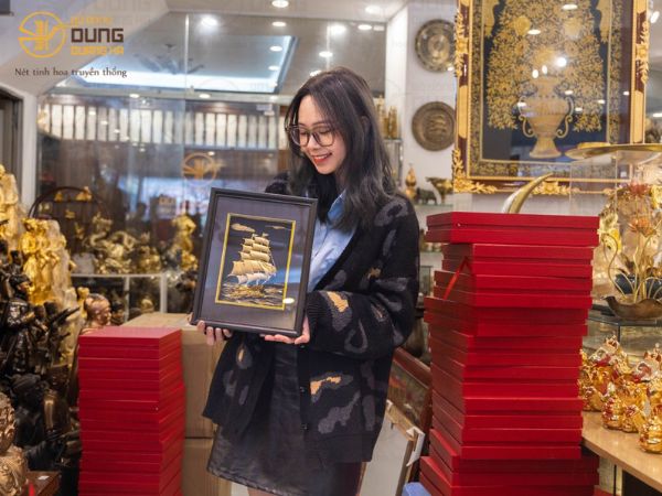 Xuất đơn bức tranh thuyền buồm 100 chiếc cho khách ở Hà Nội
