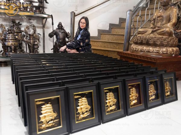 Xuất đơn bức tranh thuyền buồm 100 chiếc cho khách ở Hà Nội