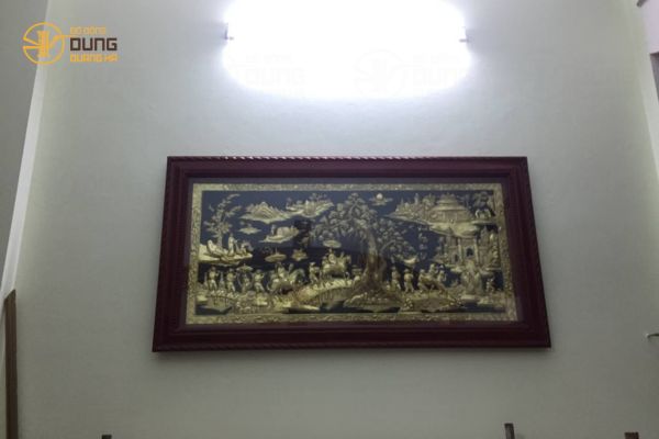 Dung Quang Hà giao hàng và lắp đặt tranh Vinh Quy Bái Tổ