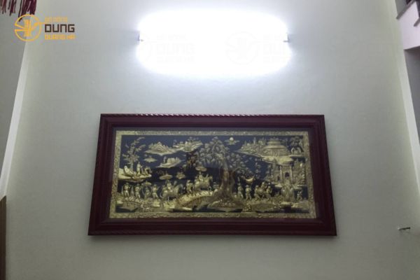 Dung Quang Hà giao hàng và lắp đặt tranh Vinh Quy Bái Tổ 