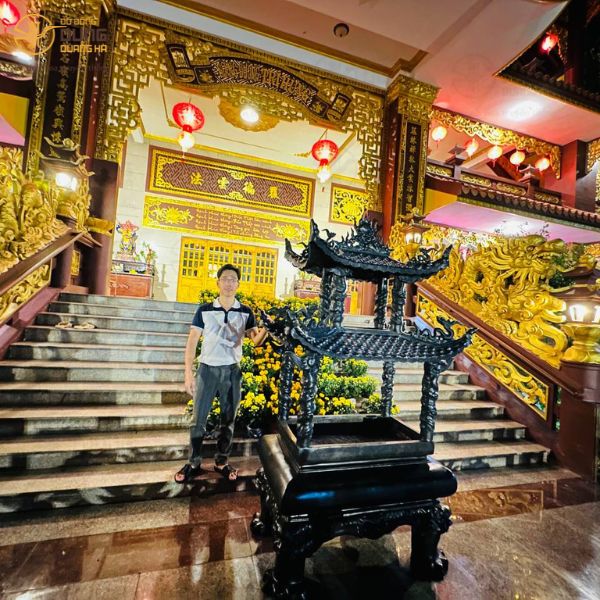 Đồ đồng Dung Quang Hà giao lư hương tại tu viện Vĩnh Đức - Sài Gòn